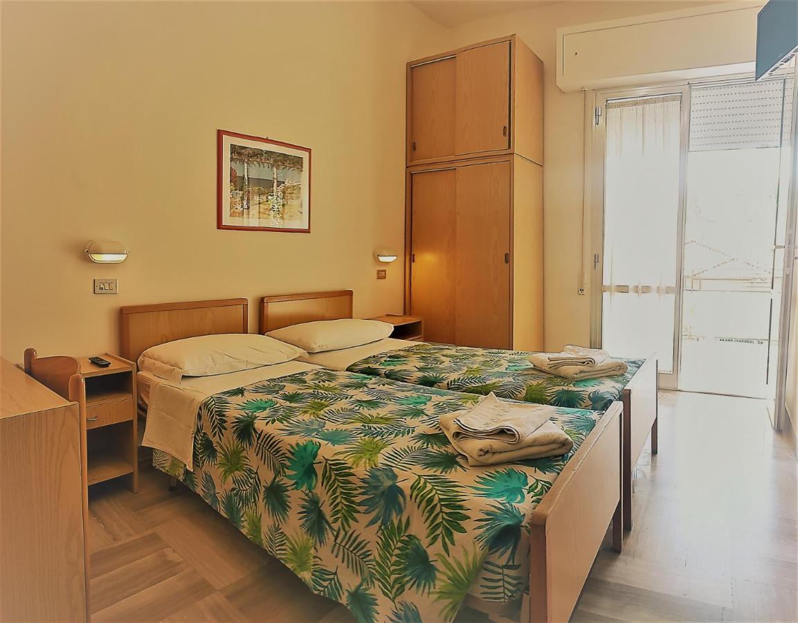 Hotel Giordo Rimini Exteriör bild