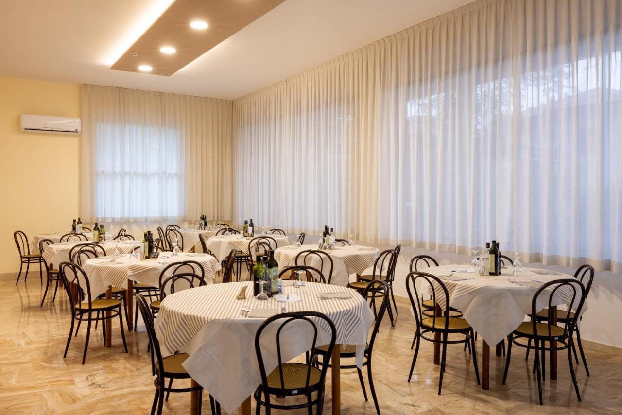 Hotel Giordo Rimini Exteriör bild