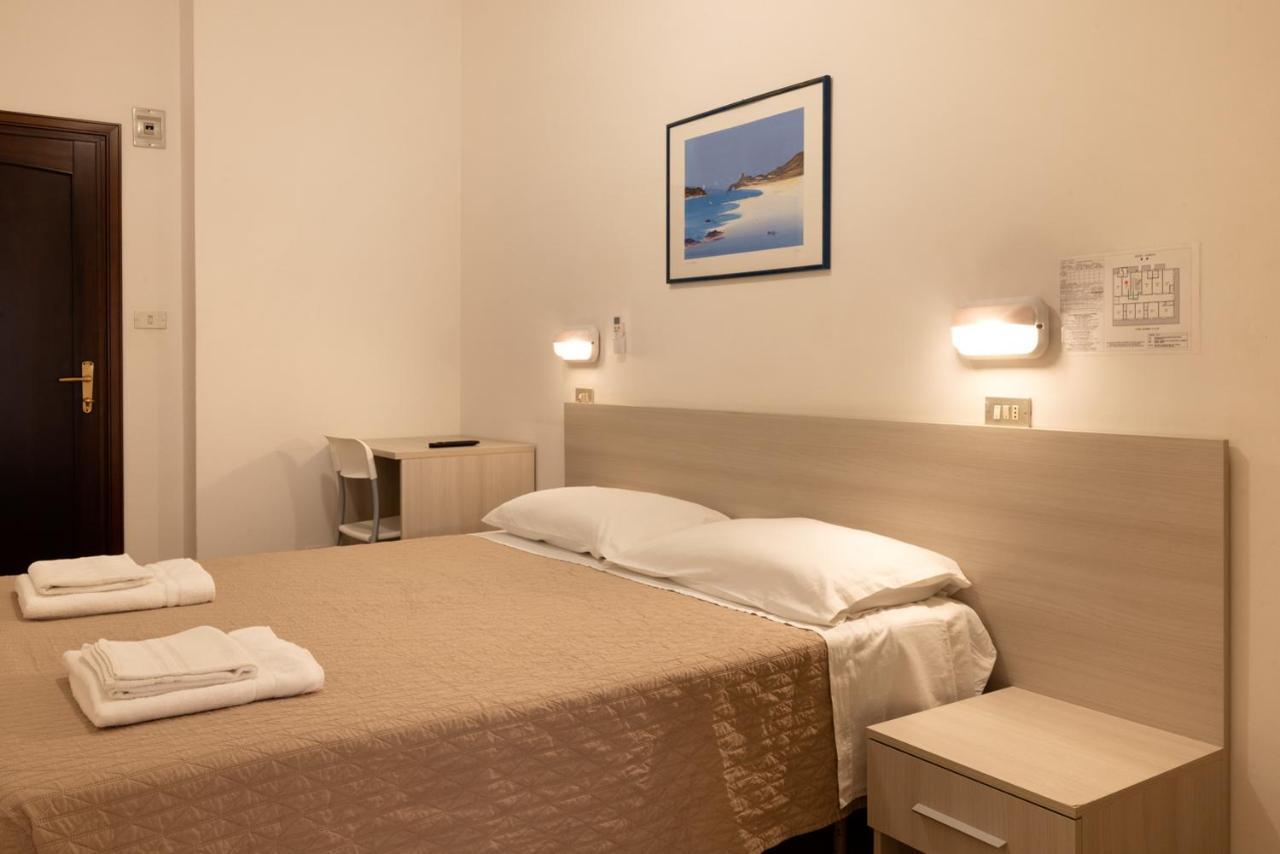 Hotel Giordo Rimini Exteriör bild