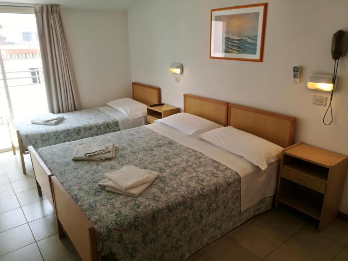 Hotel Giordo Rimini Exteriör bild